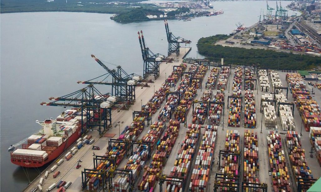 Governo brasileiro contesta tarifa dos EUA e avalia medidas de reciprocidade comercial